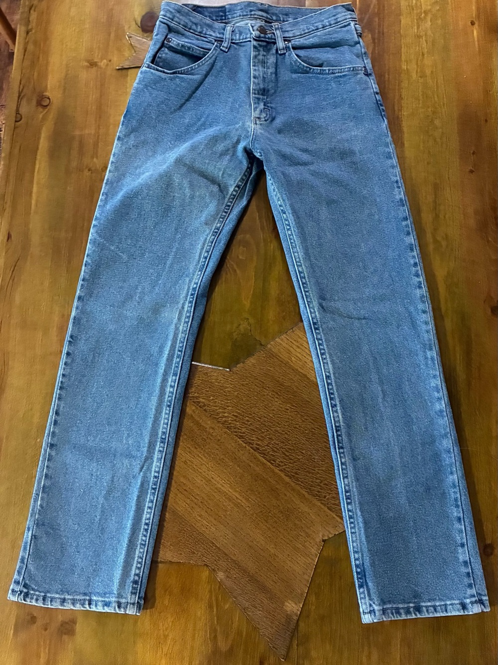 Wrangler Men's Straight-Leg Denim Jeans in Medium Blue 29 x 30